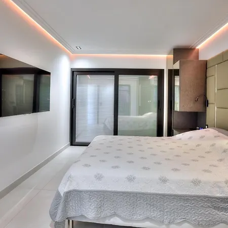 Luxury 4 Stars Croisette カンヌ