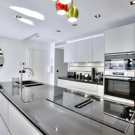 Luxury 4 Stars Croisette