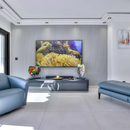 Luxury 4 Stars Croisette カンヌ